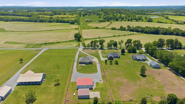1164 Chenault Ln, Castalian Springs, TN 37031