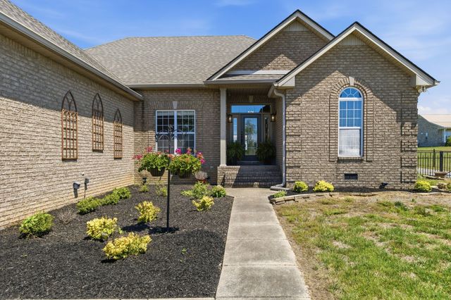 1164 Chenault Ln, Castalian Springs, TN 37031