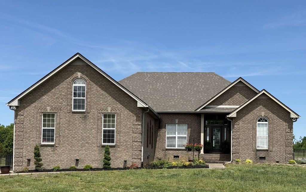 1164 Chenault Ln, Castalian Springs, TN 37031