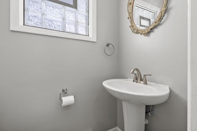 10429 Lloy Street, Portage, MI 49024