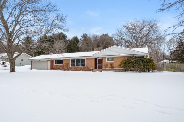 10429 Lloy Street, Portage, MI 49024