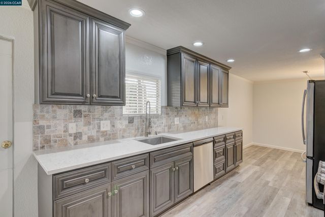 2287 Dalis Dr 169, Concord, CA 94520