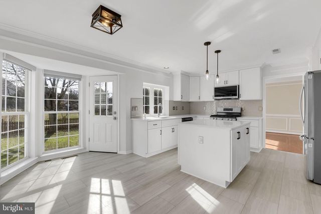 21410 EMERALD DR, Germantown, MD 20876