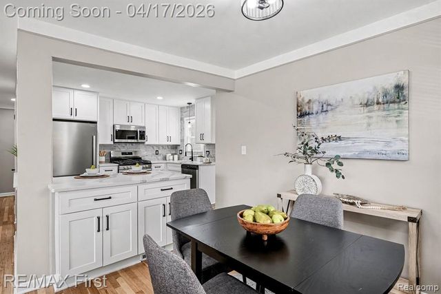 23001 Brookdale Boulevard, Saint Clair Shores, MI 48082