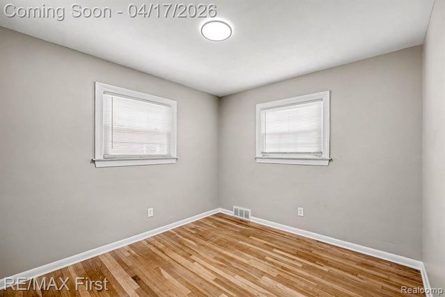 23001 Brookdale Boulevard, Saint Clair Shores, MI 48082