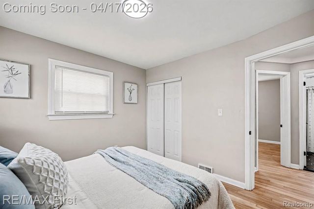 23001 Brookdale Boulevard, Saint Clair Shores, MI 48082