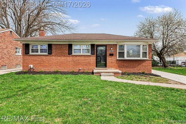 23001 Brookdale Boulevard, Saint Clair Shores, MI 48082