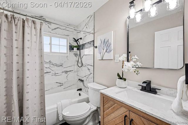 23001 Brookdale Boulevard, Saint Clair Shores, MI 48082