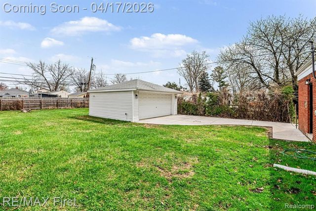 23001 Brookdale Boulevard, Saint Clair Shores, MI 48082