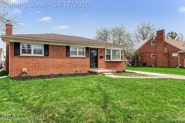 23001 Brookdale Boulevard, Saint Clair Shores, MI 48082