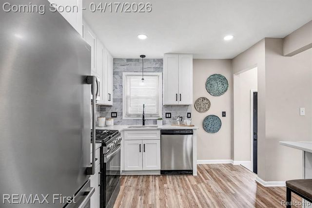 23001 Brookdale Boulevard, Saint Clair Shores, MI 48082