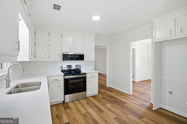 2645 Laurel Woods Lane SE, Conyers, GA 30094