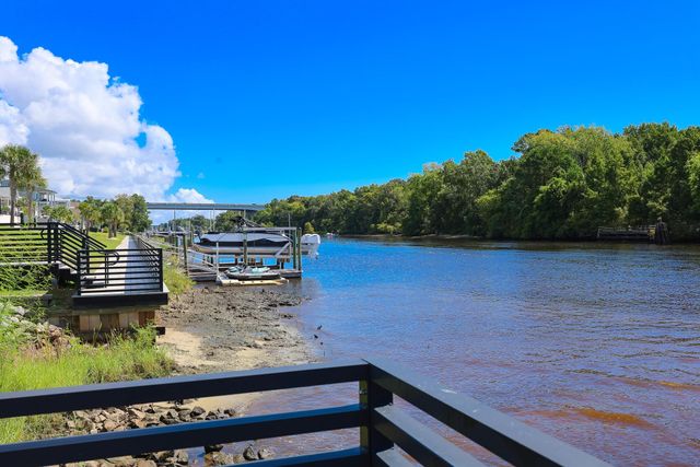 406 Harbour View Dr., Myrtle Beach, SC 29579