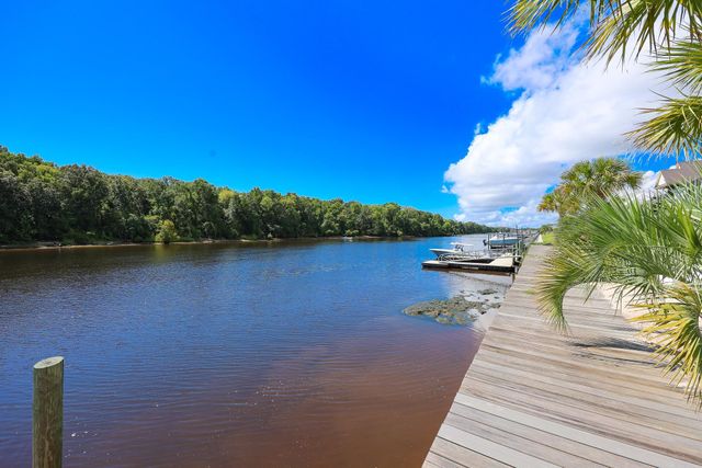 406 Harbour View Dr., Myrtle Beach, SC 29579