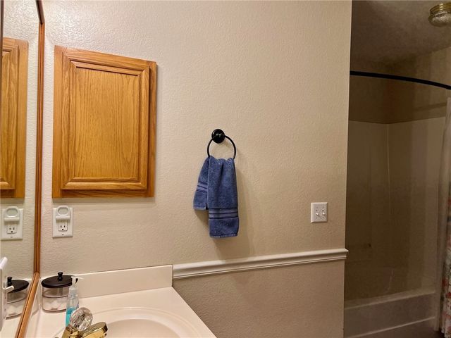 36 Valley View Circle, Bentonville, AR 72712
