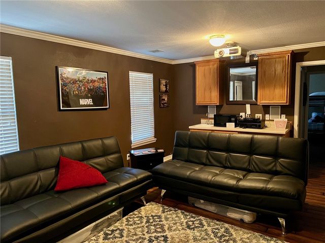 36 Valley View Circle, Bentonville, AR 72712