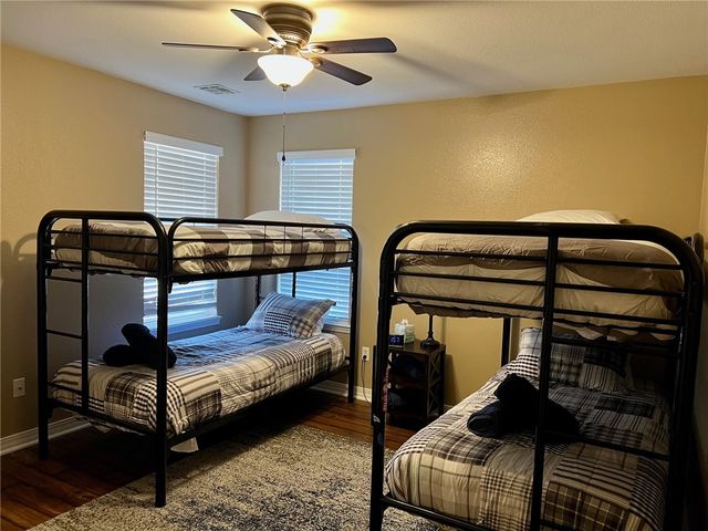 36 Valley View Circle, Bentonville, AR 72712