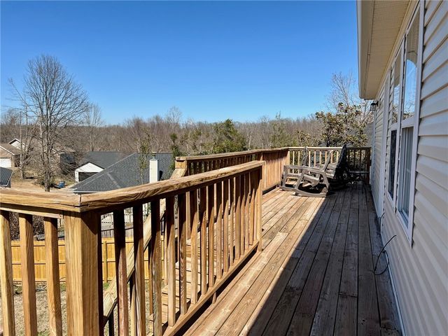 36 Valley View Circle, Bentonville, AR 72712