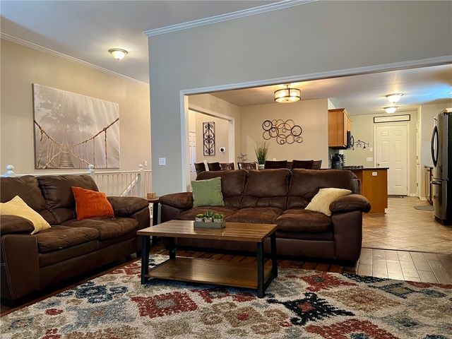 36 Valley View Circle, Bentonville, AR 72712