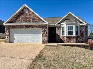 36 Valley View Circle, Bentonville, AR 72712
