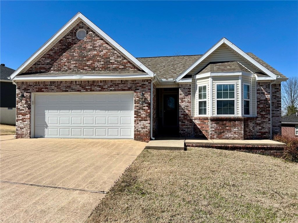 36 Valley View Circle, Bentonville, AR 72712