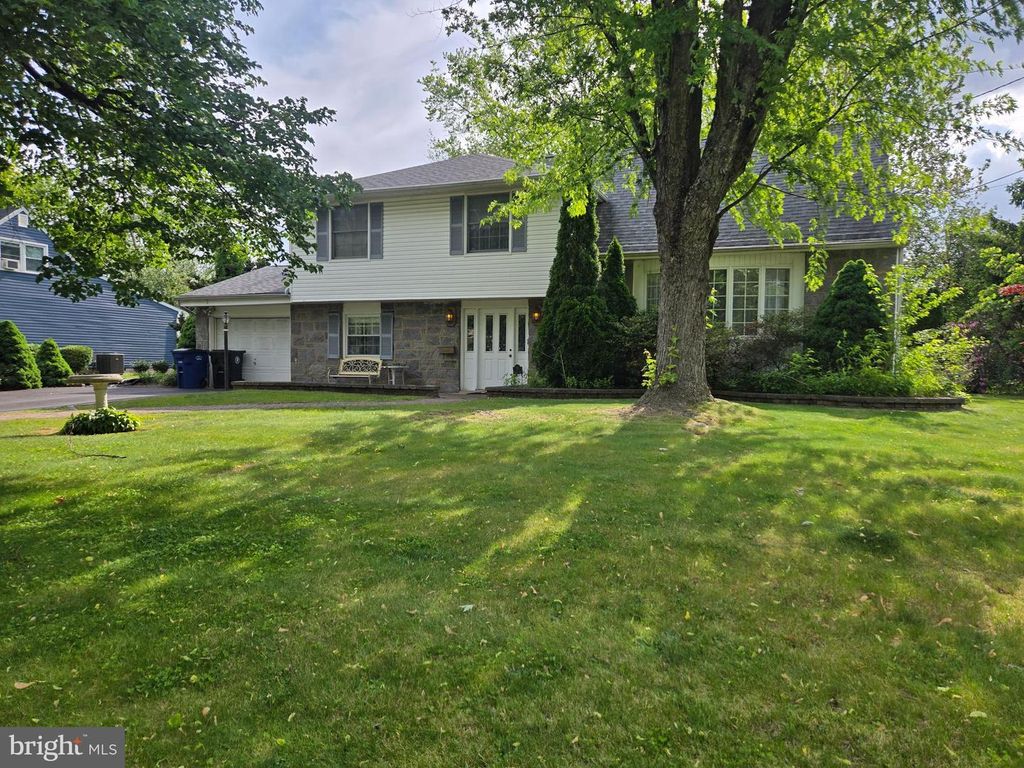 111 MONTICELLO DR, Cinnaminson, NJ 08077