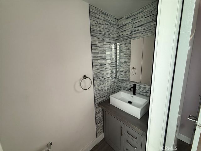 177 E City Place, Santa Ana, CA 92705