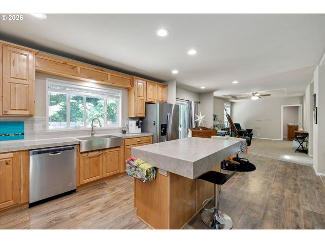 32700 Se LEEWOOD Ln 26, Boring, OR 97009