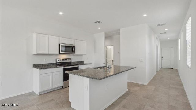 2881 W Sheppard Avenue, Apache Junction, AZ 85120