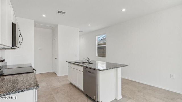 2881 W Sheppard Avenue, Apache Junction, AZ 85120