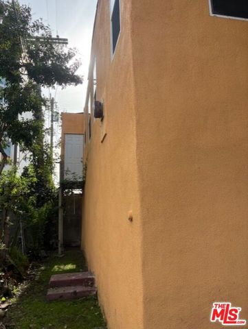 3142 S Halm Avenue, Los Angeles, CA 90034