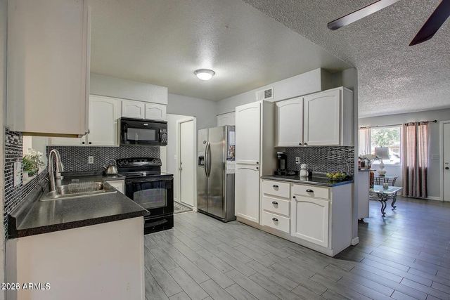 2755 E Michigan Avenue, Phoenix, AZ 85032