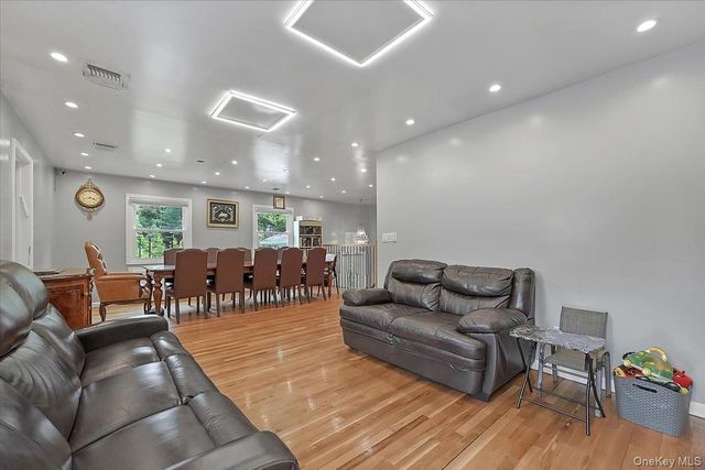 43 Freeland Street, Monroe, NY 10950