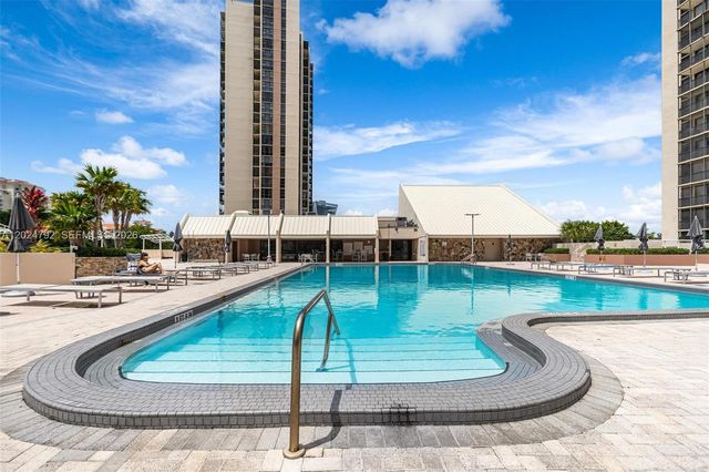 20301 W Country Club Dr 825, Aventura, FL 33180