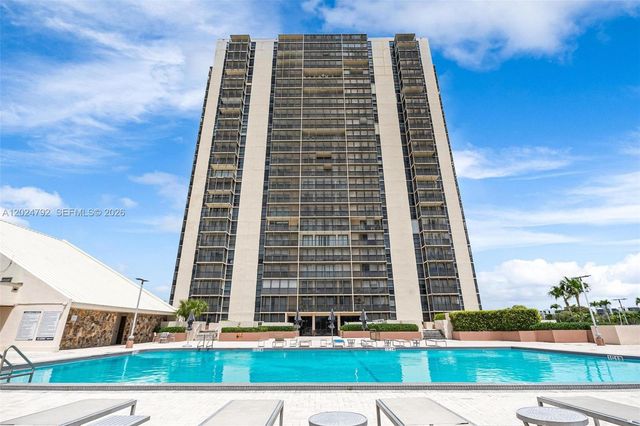 20301 W Country Club Dr 825, Aventura, FL 33180