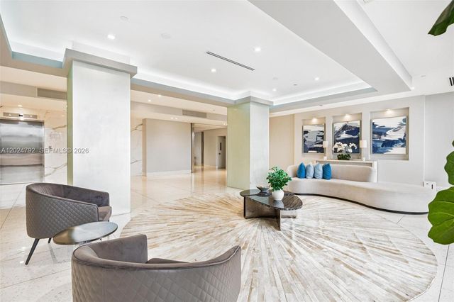 20301 W Country Club Dr 825, Aventura, FL 33180