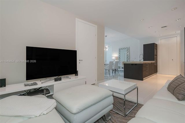 200 Biscayne Boulevard Way 5109, Miami, FL 33131