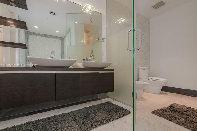 200 Biscayne Boulevard Way 5109, Miami, FL 33131