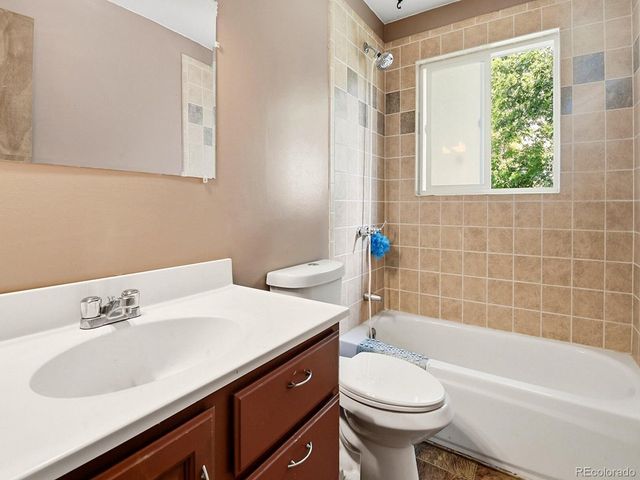 6932 Deframe Ct, Arvada, CO 80004