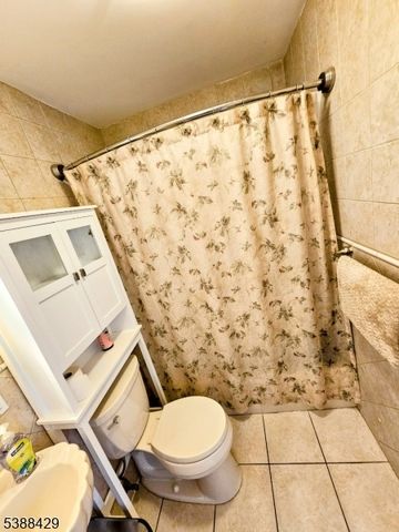 28 Noel Dr, North Arlington Boro, NJ 07031
