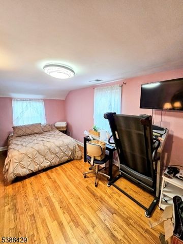 28 Noel Dr, North Arlington Boro, NJ 07031