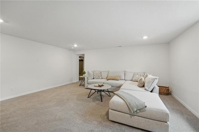 21061 W 217th Court, Spring Hill, KS 66083