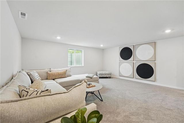 21061 W 217th Court, Spring Hill, KS 66083