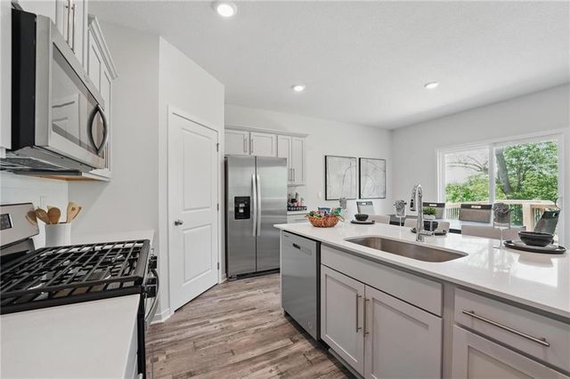 21061 W 217th Court, Spring Hill, KS 66083