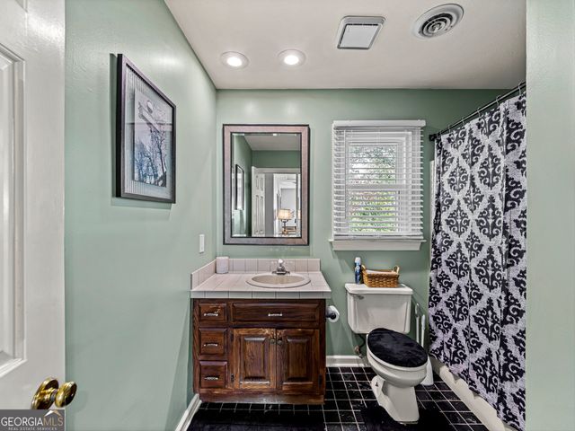 215 Pineywood Road, Griffin, GA 30224