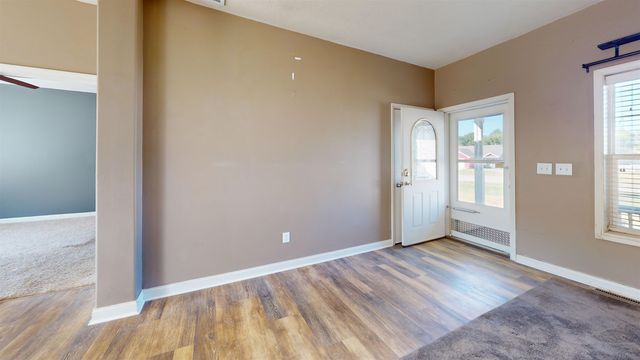 1731 RIVERS EDGE DR SE, Minot, ND 58701