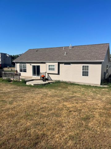 1731 RIVERS EDGE DR SE, Minot, ND 58701