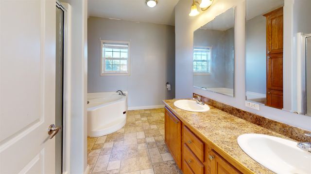 1731 RIVERS EDGE DR SE, Minot, ND 58701