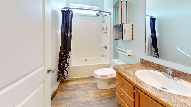 1731 RIVERS EDGE DR SE, Minot, ND 58701