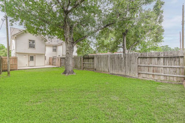 213 Foster Street, Tomball, TX 77375